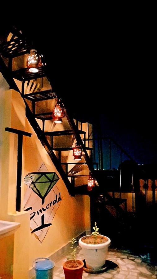 Hill Paradise Home Stay Udaipur Bagian luar foto