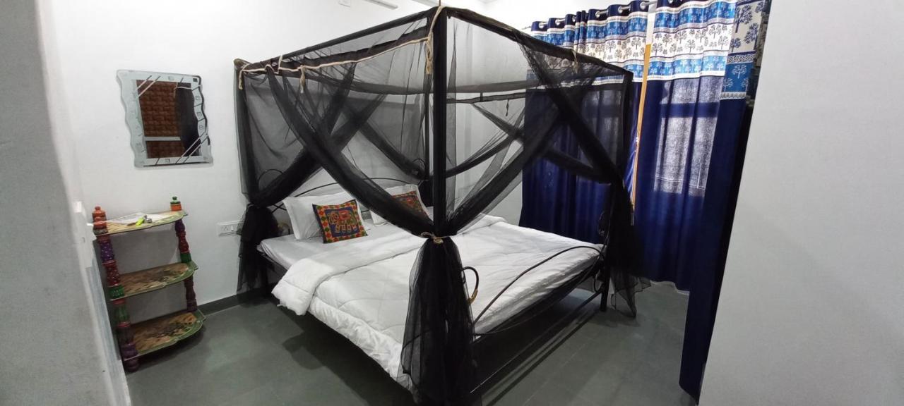 Hill Paradise Home Stay Udaipur Bagian luar foto