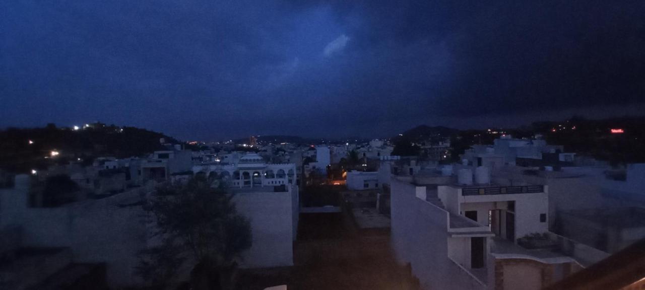 Hill Paradise Home Stay Udaipur Bagian luar foto