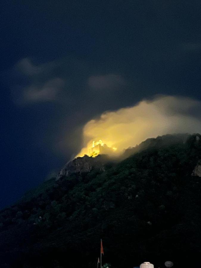Hill Paradise Home Stay Udaipur Bagian luar foto