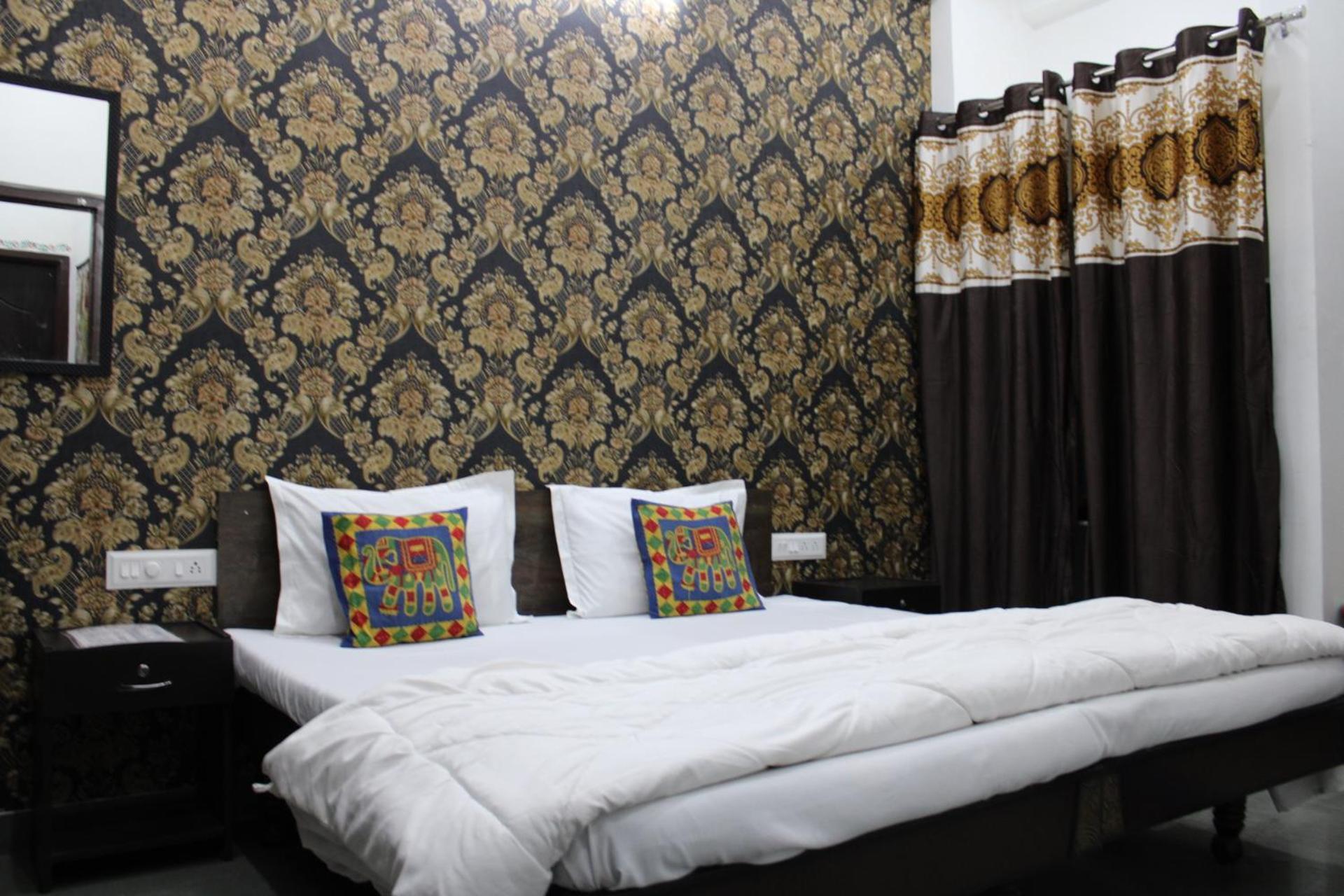 Hill Paradise Home Stay Udaipur Bagian luar foto