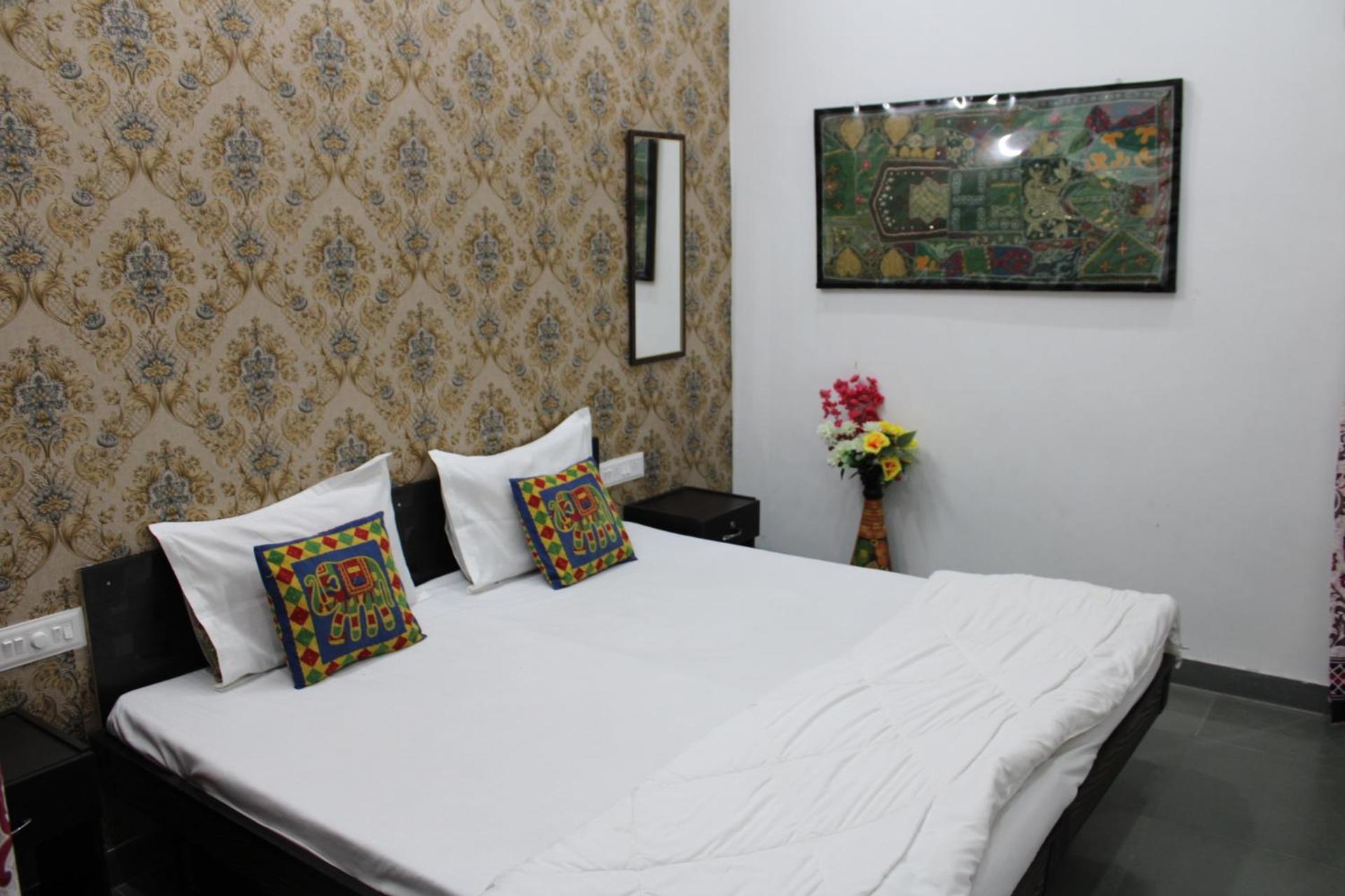 Hill Paradise Home Stay Udaipur Bagian luar foto